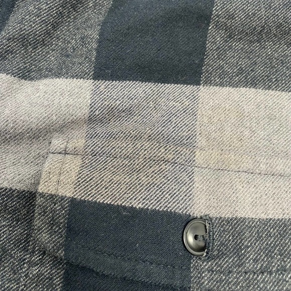 Vineyard Vines 2XL Black Gray Plaid Long Sleeve Button Down Heavy Thick Flannel‎ - Picture 4 of 7